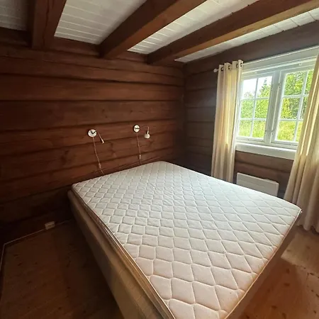 Modern Log Cabin In Peaceful Surroundings Ål