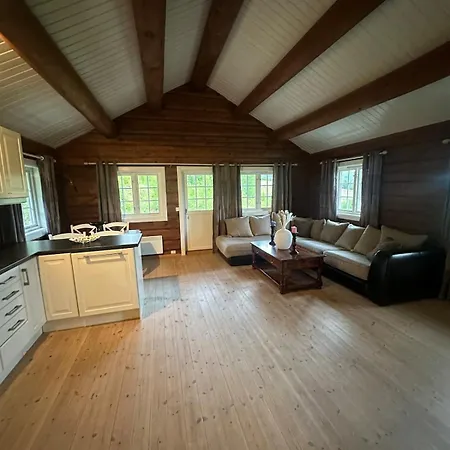 Modern Log Cabin In Peaceful Surroundings * Ål